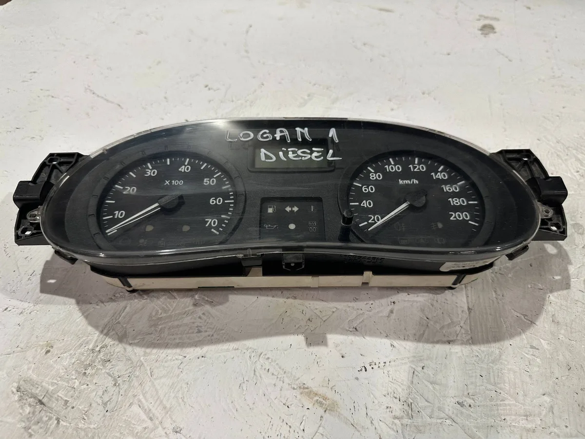 Ceasuri bord Dacia Logan I 8200752813