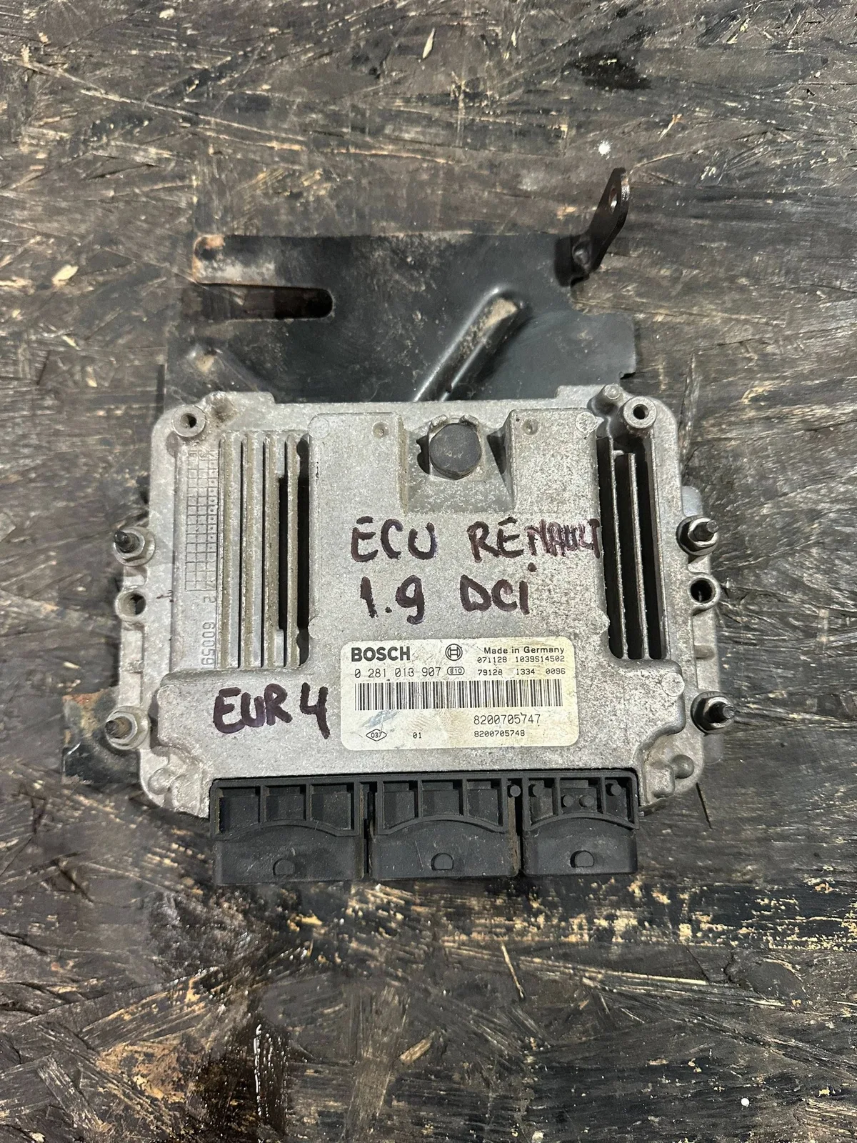 Calculator motor Renault Megane II F9Q 0281018907