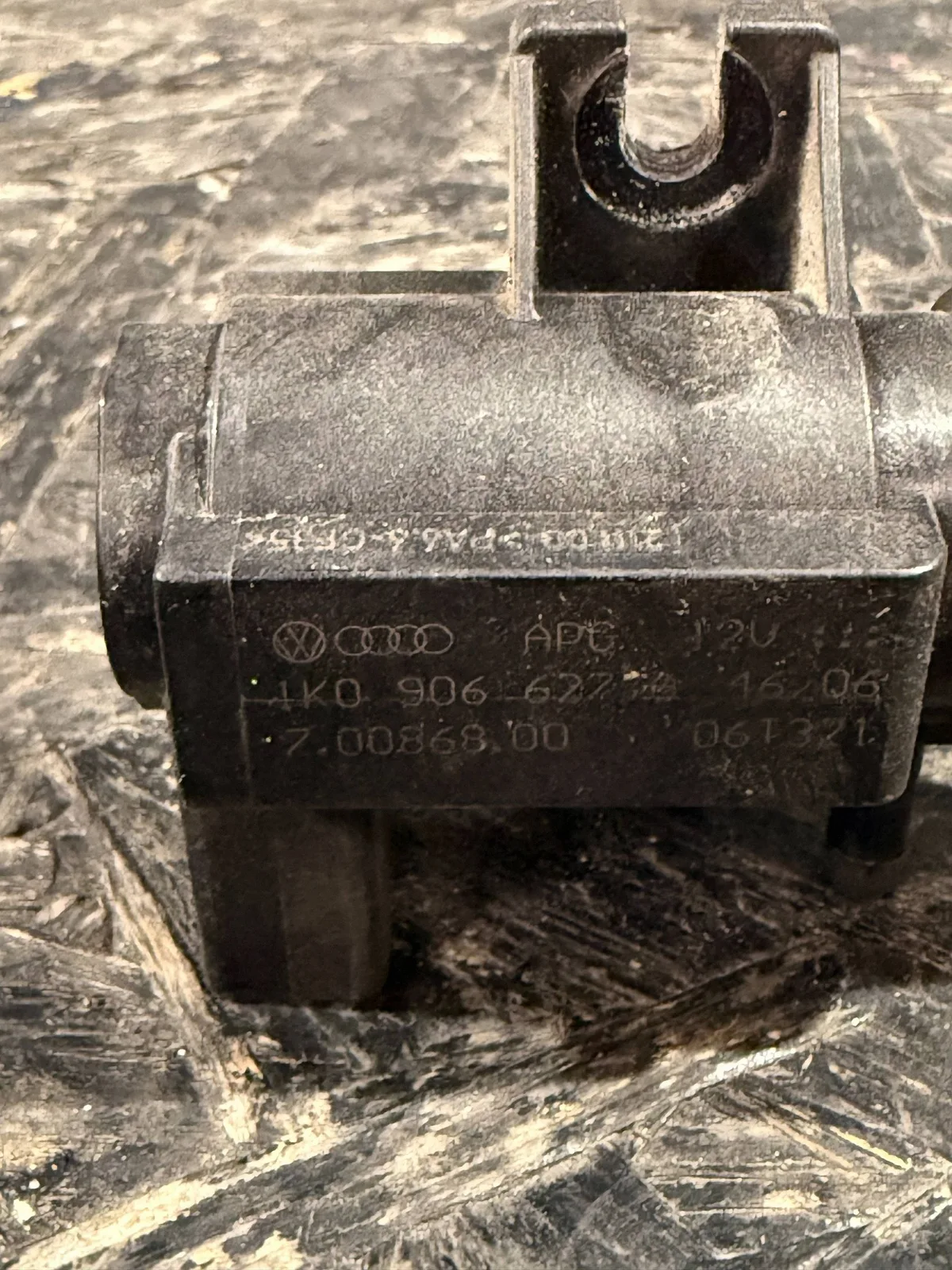 Supapa de control vacuum Volkswagen PASSAT B6 1K0906627