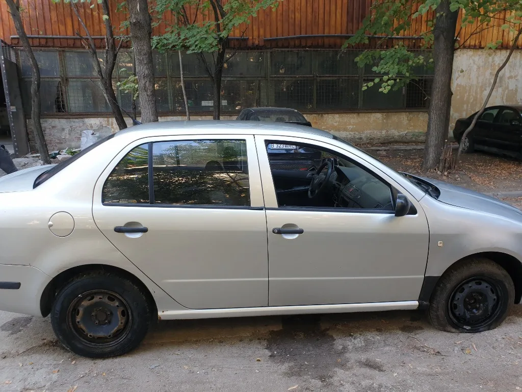 Usa dreapta fata Skoda Fabia I - imagine 1