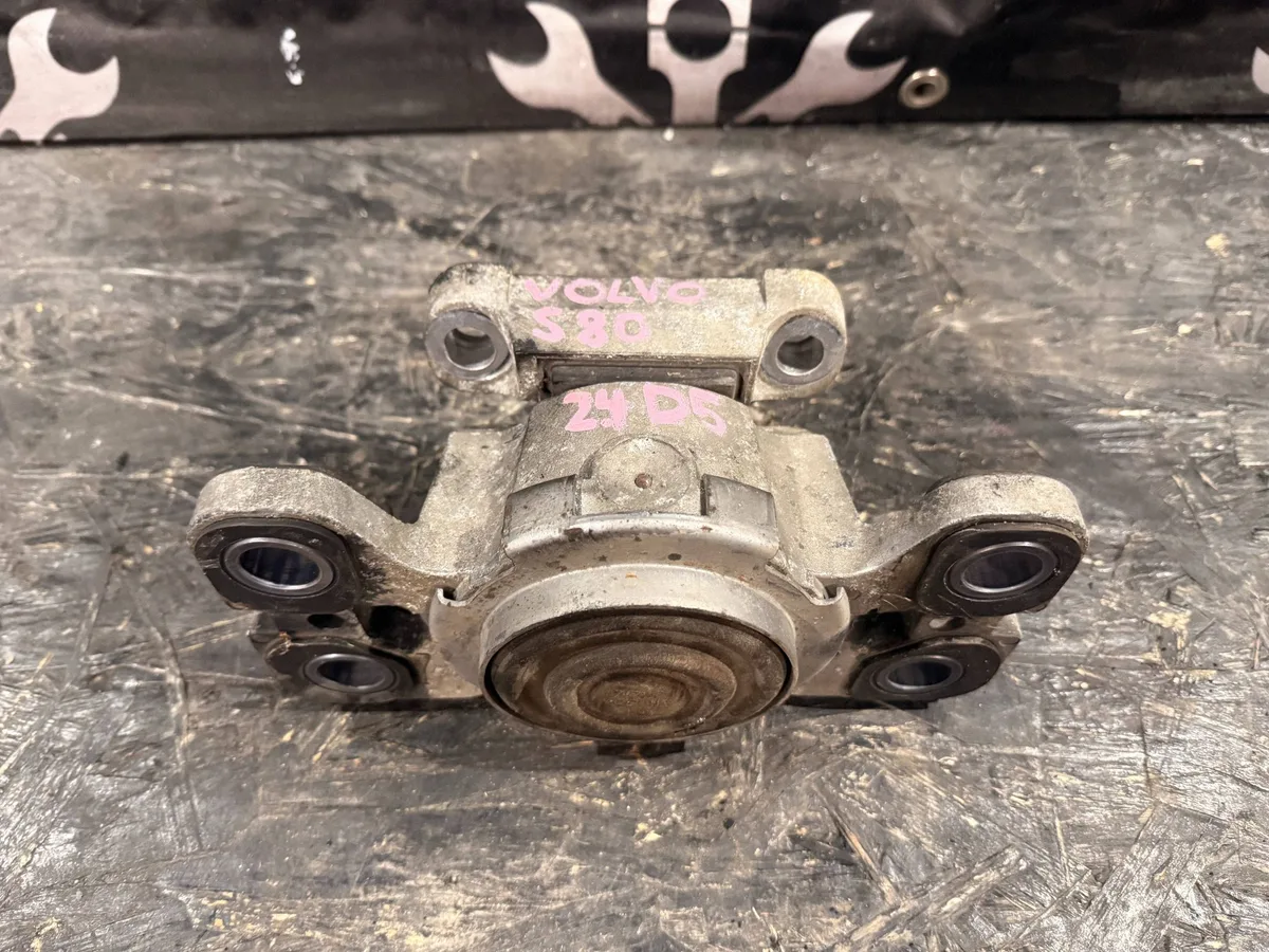 Suport motor Volvo S80 D5244T4