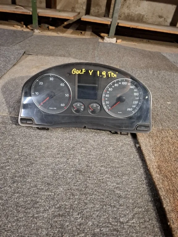Ceasuri bord Volkswagen VW Golf 5 Plus, VW Golf 5 - imagine 1