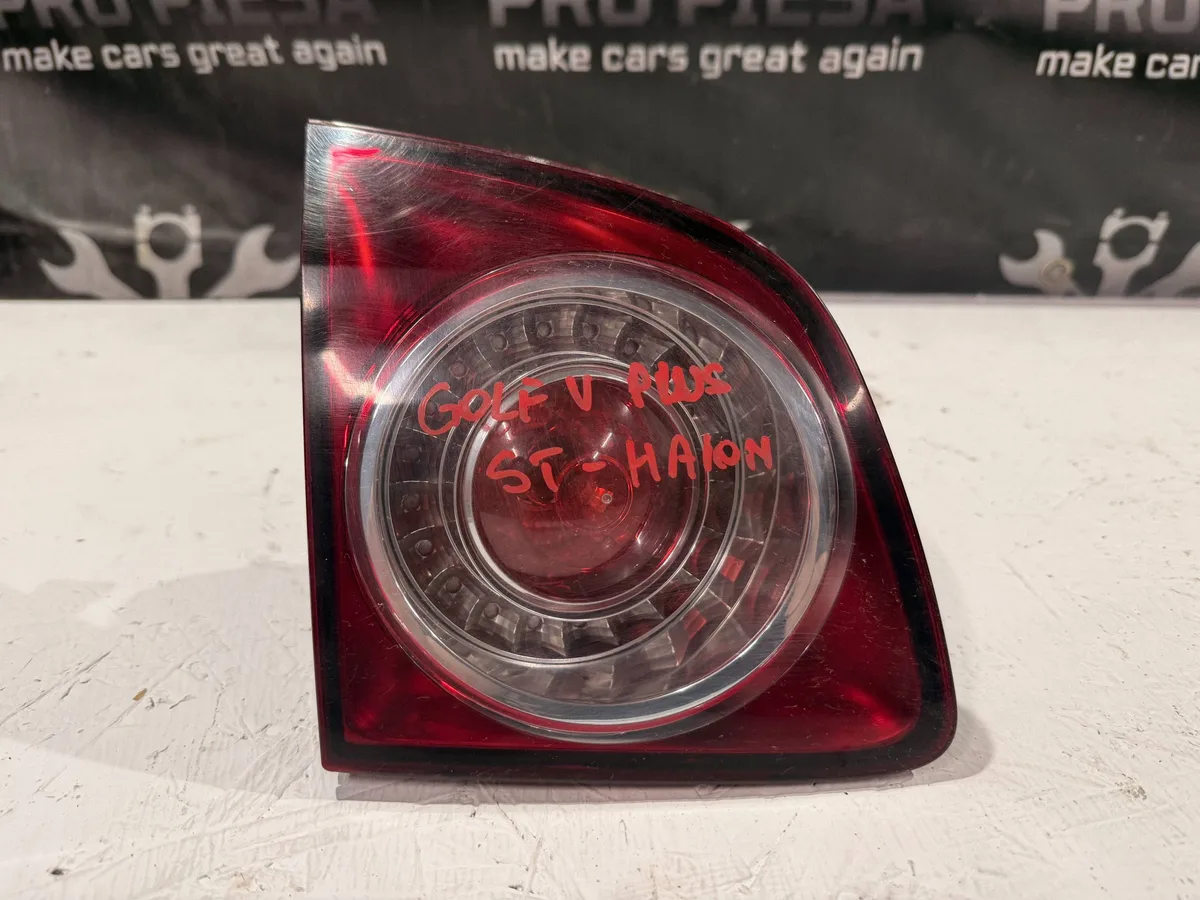 Stop / Lampa spate Volkswagen Golf Plus 5M0945093H