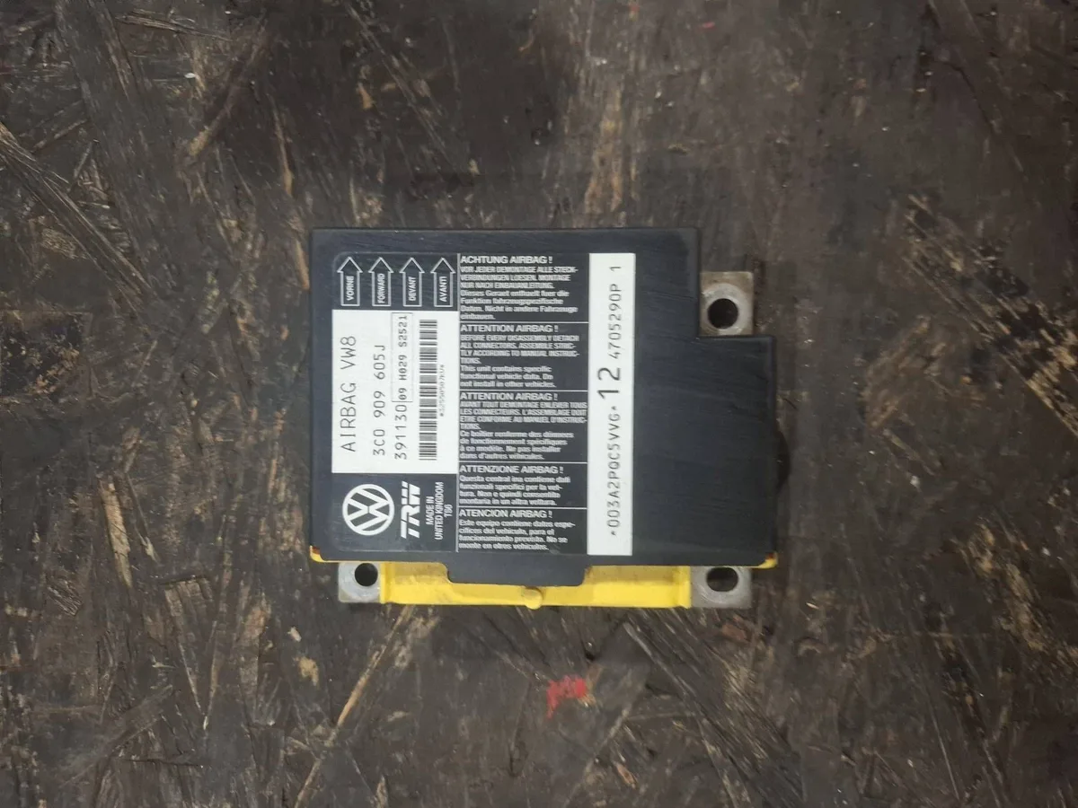 Calculator airbag Volkswagen PASSAT B6 3C0909605J