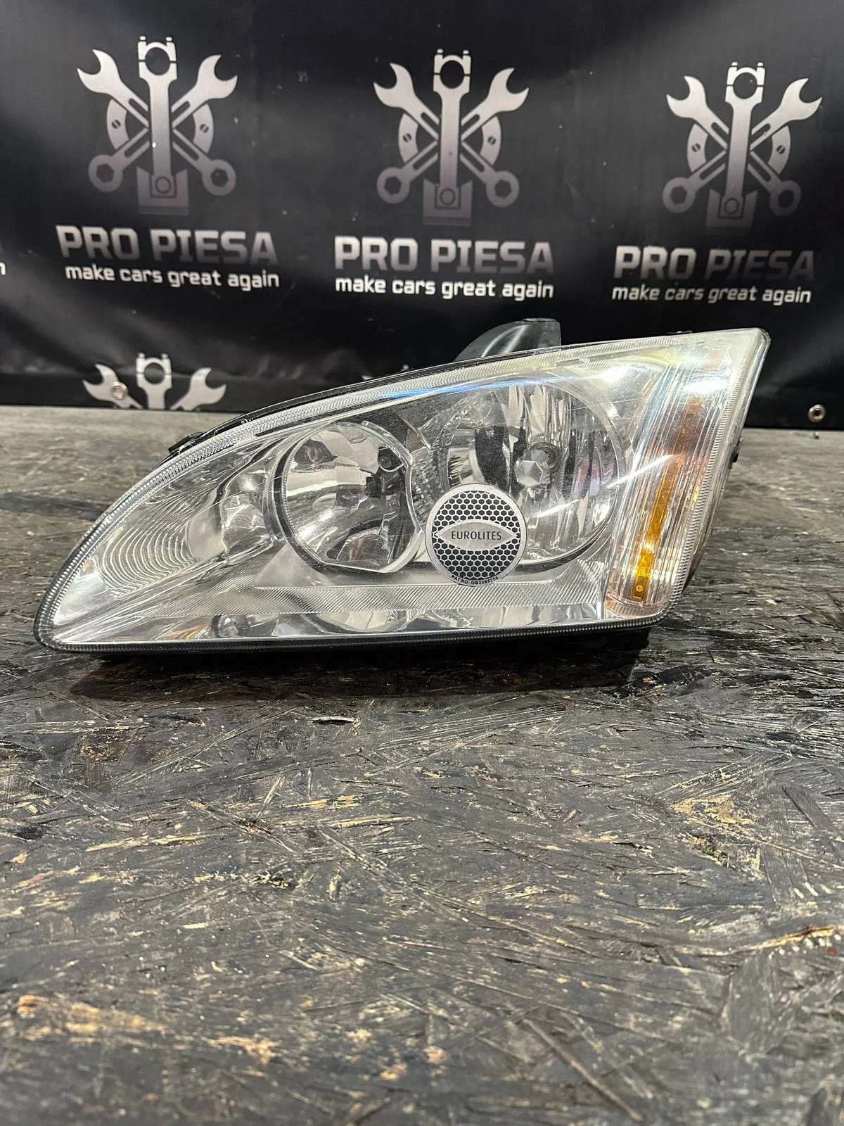 Far Ford Focus 4M5T13K060BA