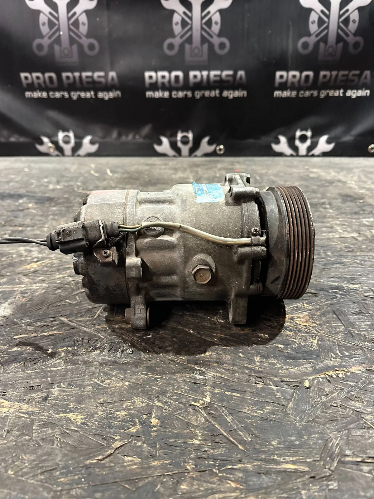 Compresor aer conditionat Volkswagen Golf IV 1J0820803K