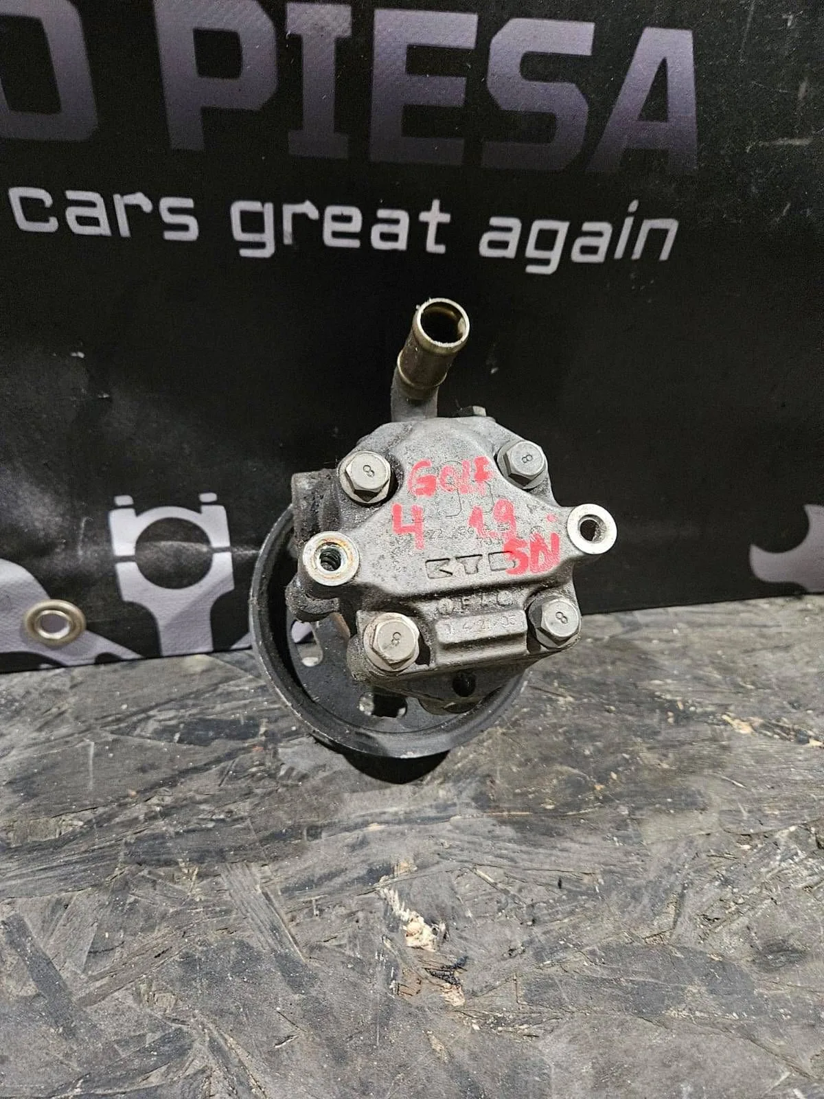 Pompa servodirectie hidraulica Volkswagen Golf IV 1J0422154A