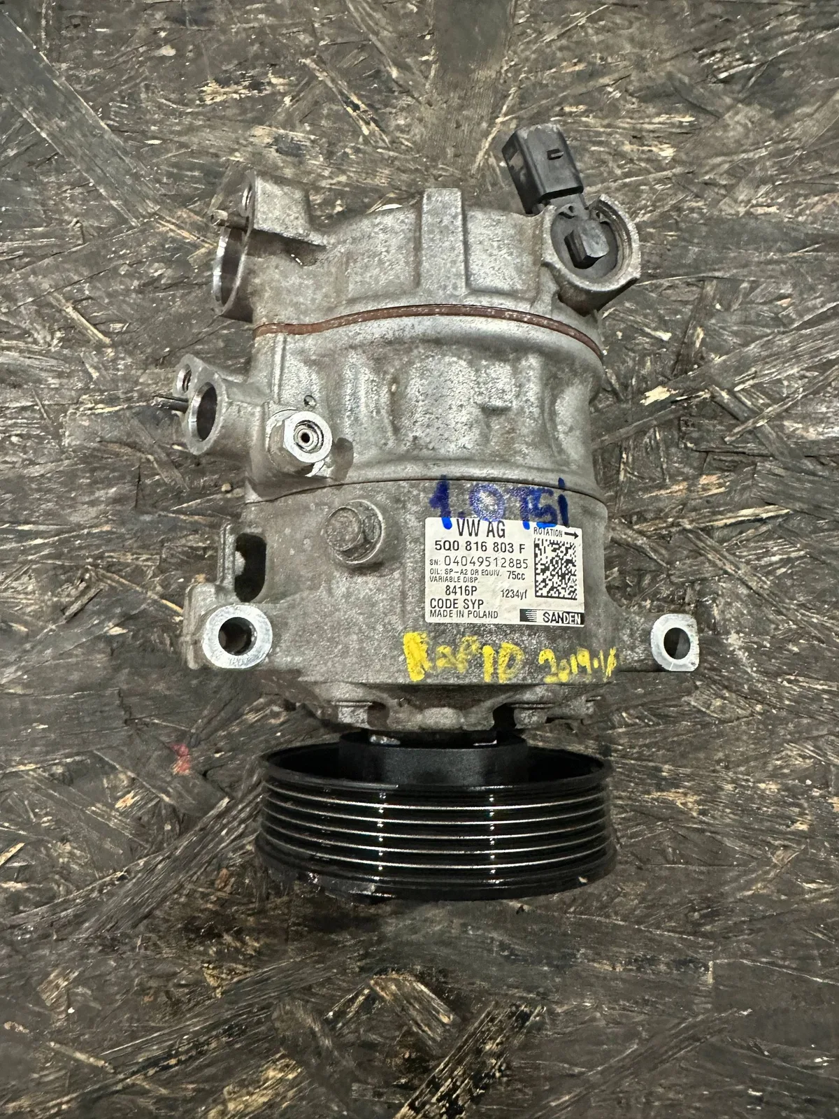 Compresor aer conditionat Skoda Rapid (NH) 5Q0816803F