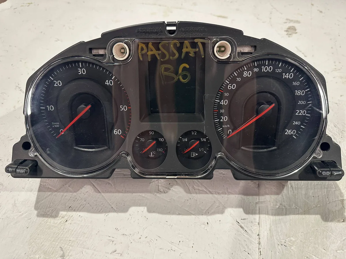 Ceasuri bord Volkswagen PASSAT B6 3C0920871