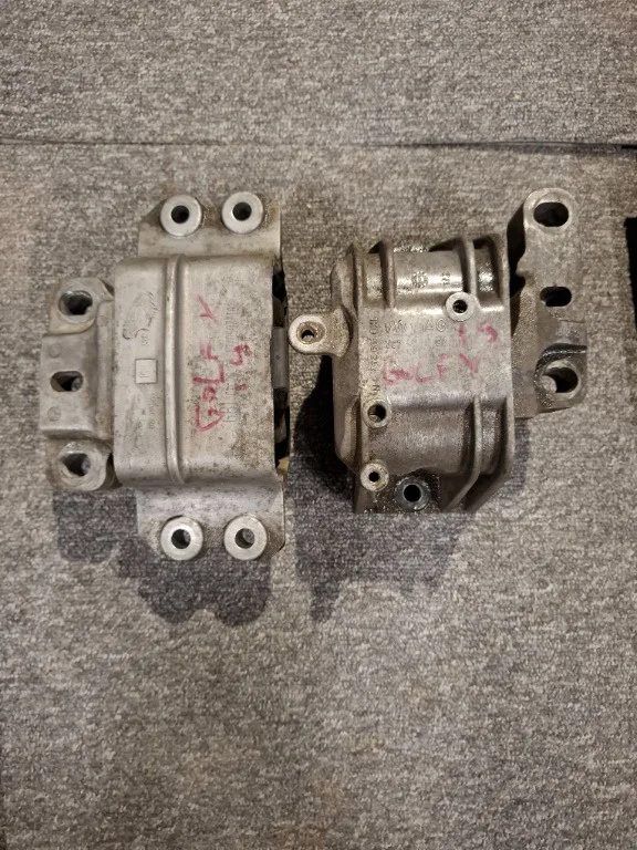 Suport motor 1.9 tdi Volkswagen VW Golf 5 Plus, VW Golf 5 - imagine 1