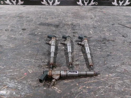 Injector BMW Seria 3 3 E90 E91 N52B25 7793836