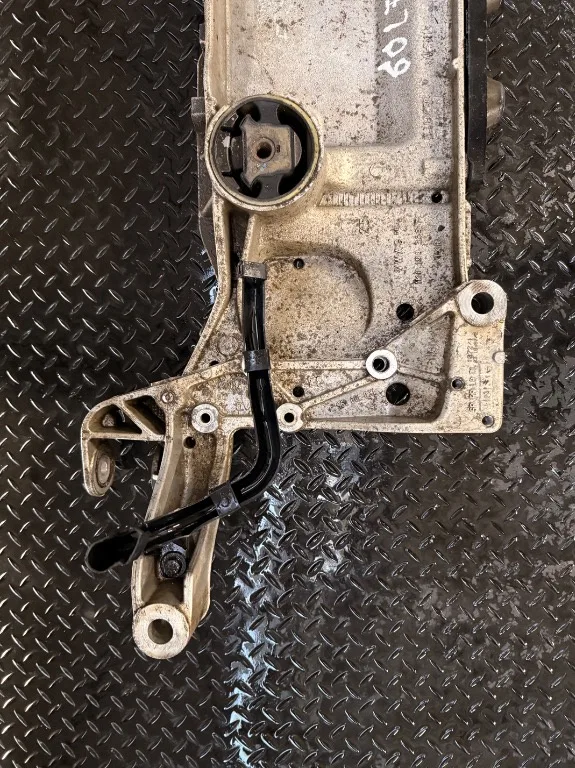 Jug motor cadru motor Volkswagen VW Golf 5 Plus, VW Golf 5 - imagine 2