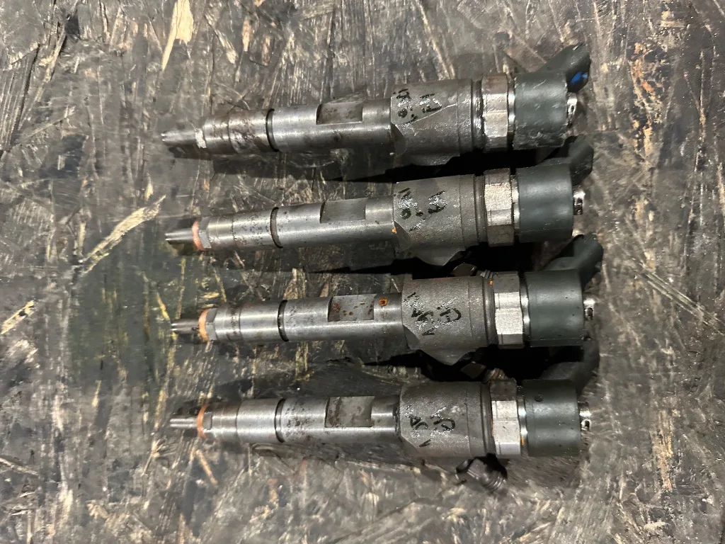 Set 4 injectoare Renault 1.9 DCI F9Q Euro 4 Megane II - imagine 1
