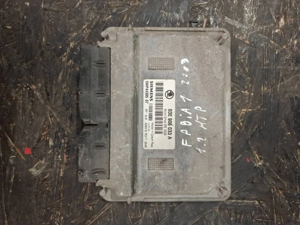 Calculator motor Volkswagen Golf V BLF 03E906033A