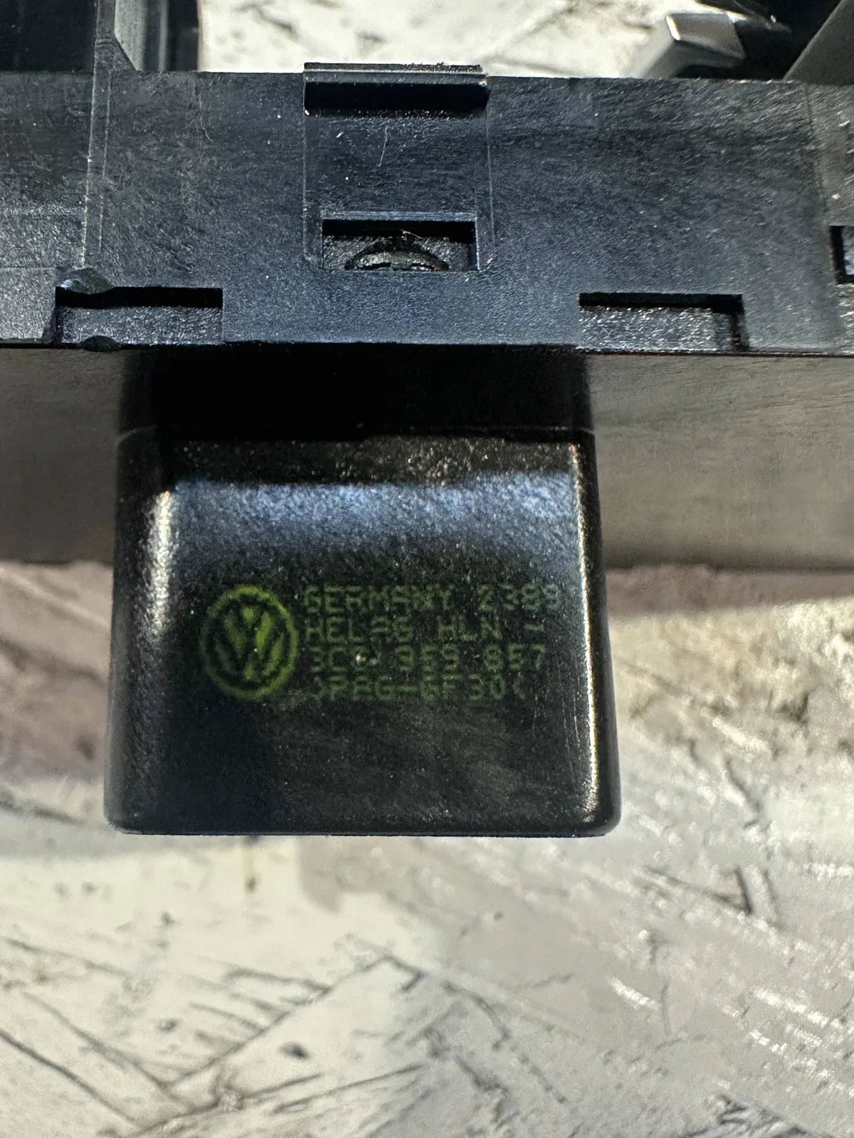 Butoane / Comenzi Volkswagen PASSAT CC 3C0959857