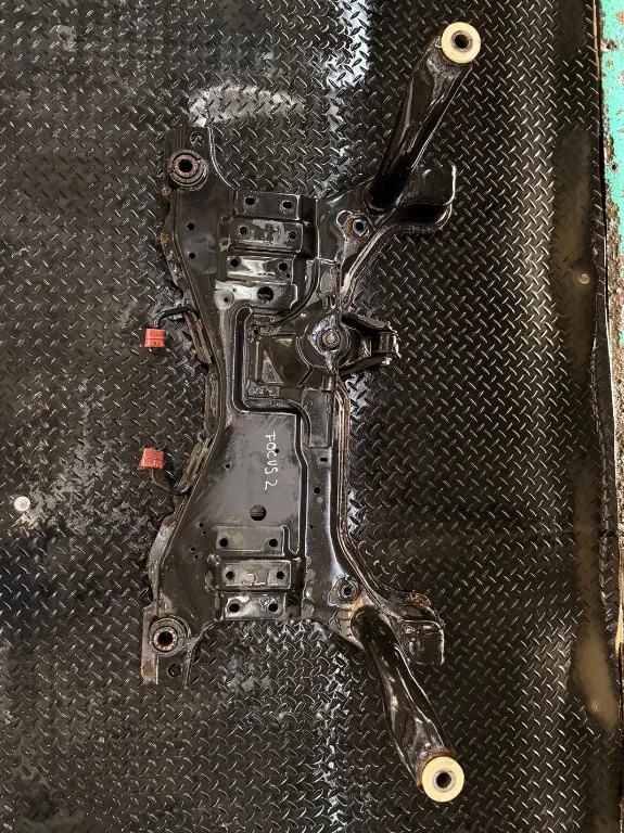 Jug motor cadru motor Ford Focus II - imagine 1