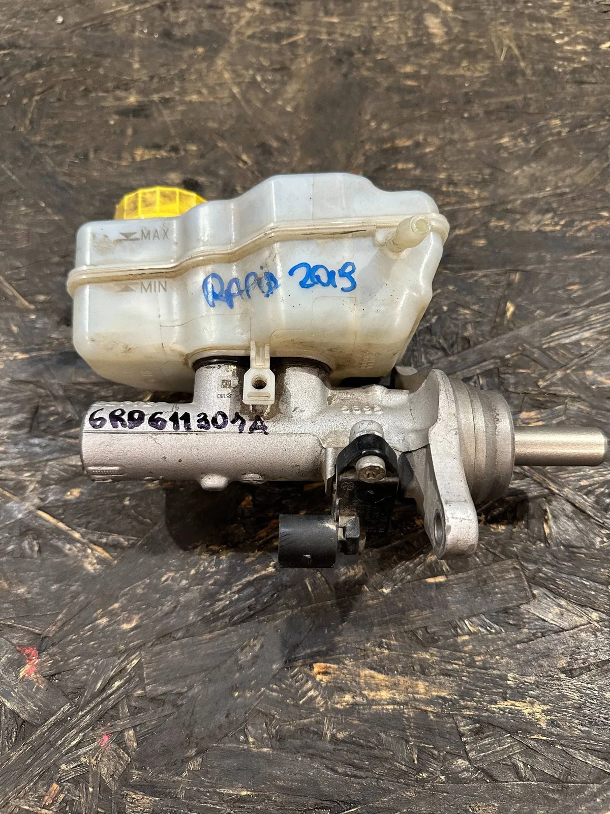 Pompa frana Skoda Rapid (NH) 6R0611301A
