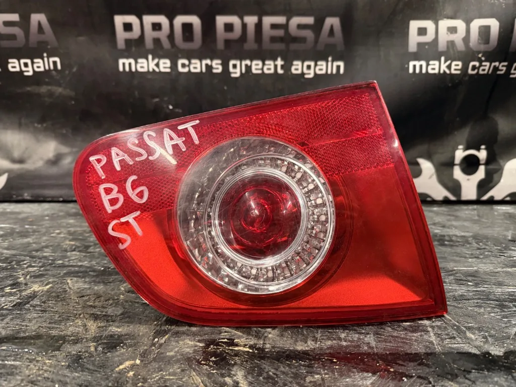 Stop lampa ceata Volkswagen VW Passat B6 - imagine 1