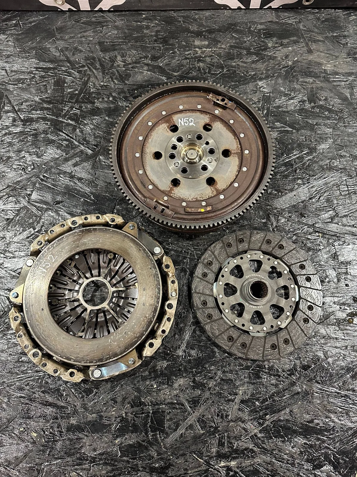 Kit ambreiaj BMW Seria 3 3 E90 E91 N52B25 21207533415