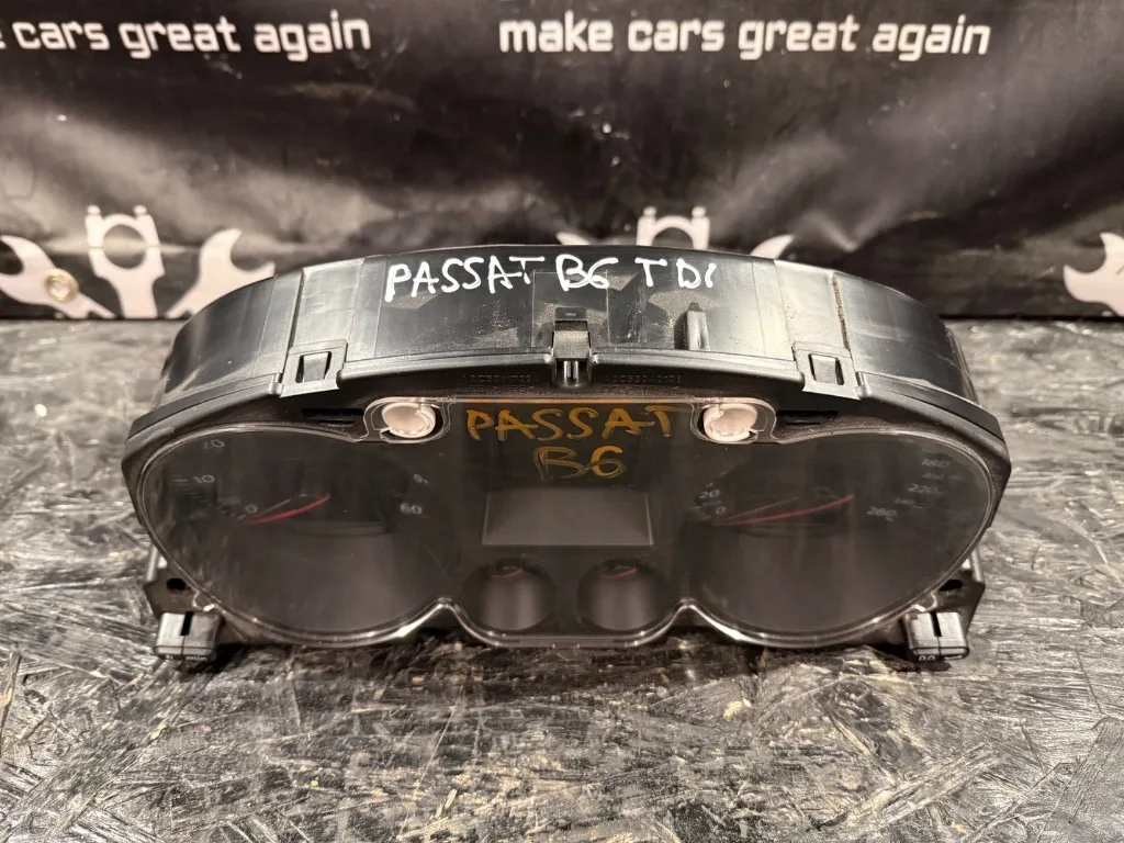Ceas bord Volkswagen VW Passat B6 - imagine 2
