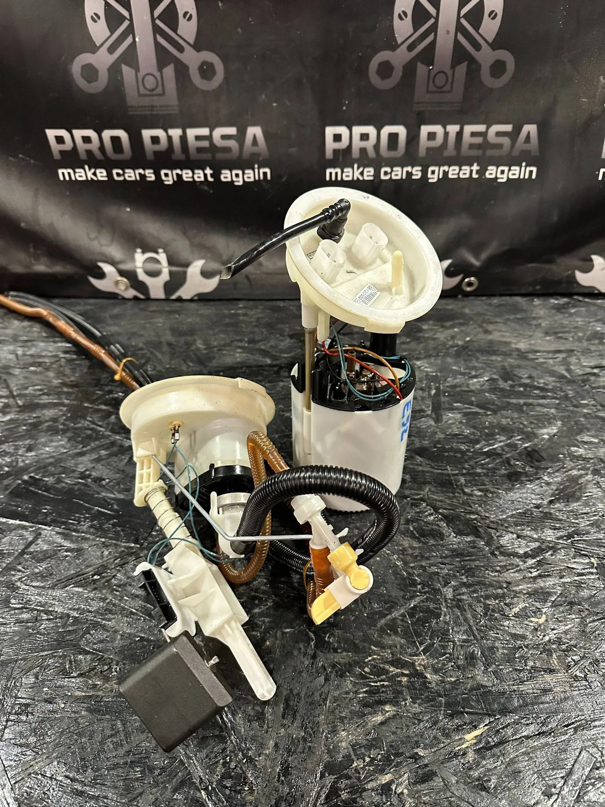 Pompa combustibil BMW Seria 3 3 E90 E91 16117168602