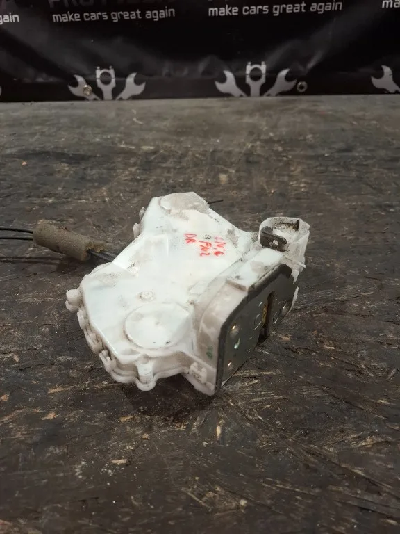 Incuietoare / Broasca usa dreapta Honda Civic 8 Type R FN2 - imagine 1