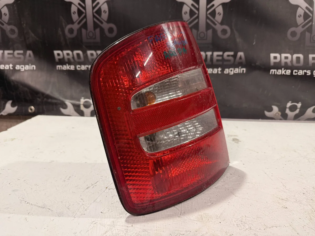 Stop / Lampa spate Skoda Rapid (NH) 6Y9945111