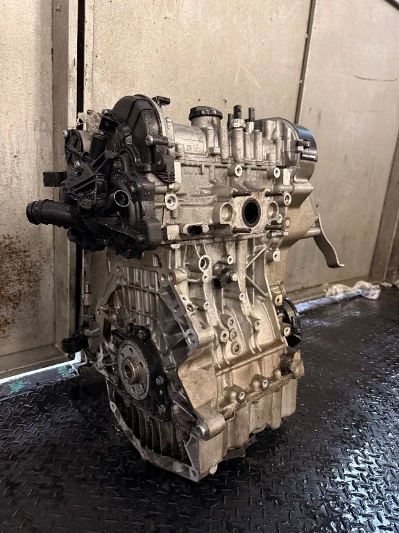 Motor Complet fara anexe 1.0TSI DKL Skoda Rapid - imagine 3