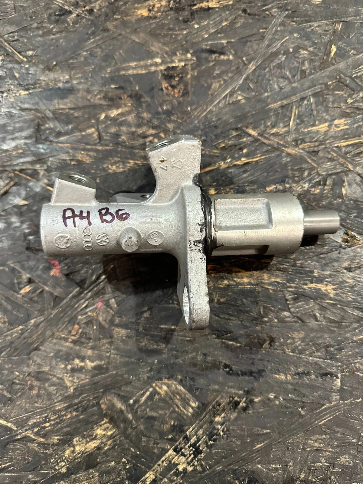 Pompa frana Audi A4 S4 B6 8E 8H