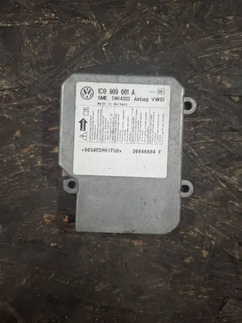 Calculator airbag Volkswagen Golf V 1C0909601A
