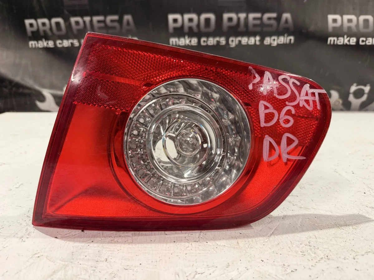Stop / Lampa spate Volkswagen PASSAT B6