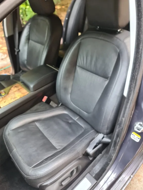 Interior Piele, incalzit, reglaj electric Jaguar XF X250 - imagine 1