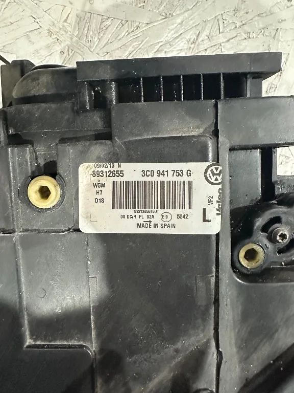 Far stanga Bi-Xenon Volkswagen VW Passat B6 - imagine 3