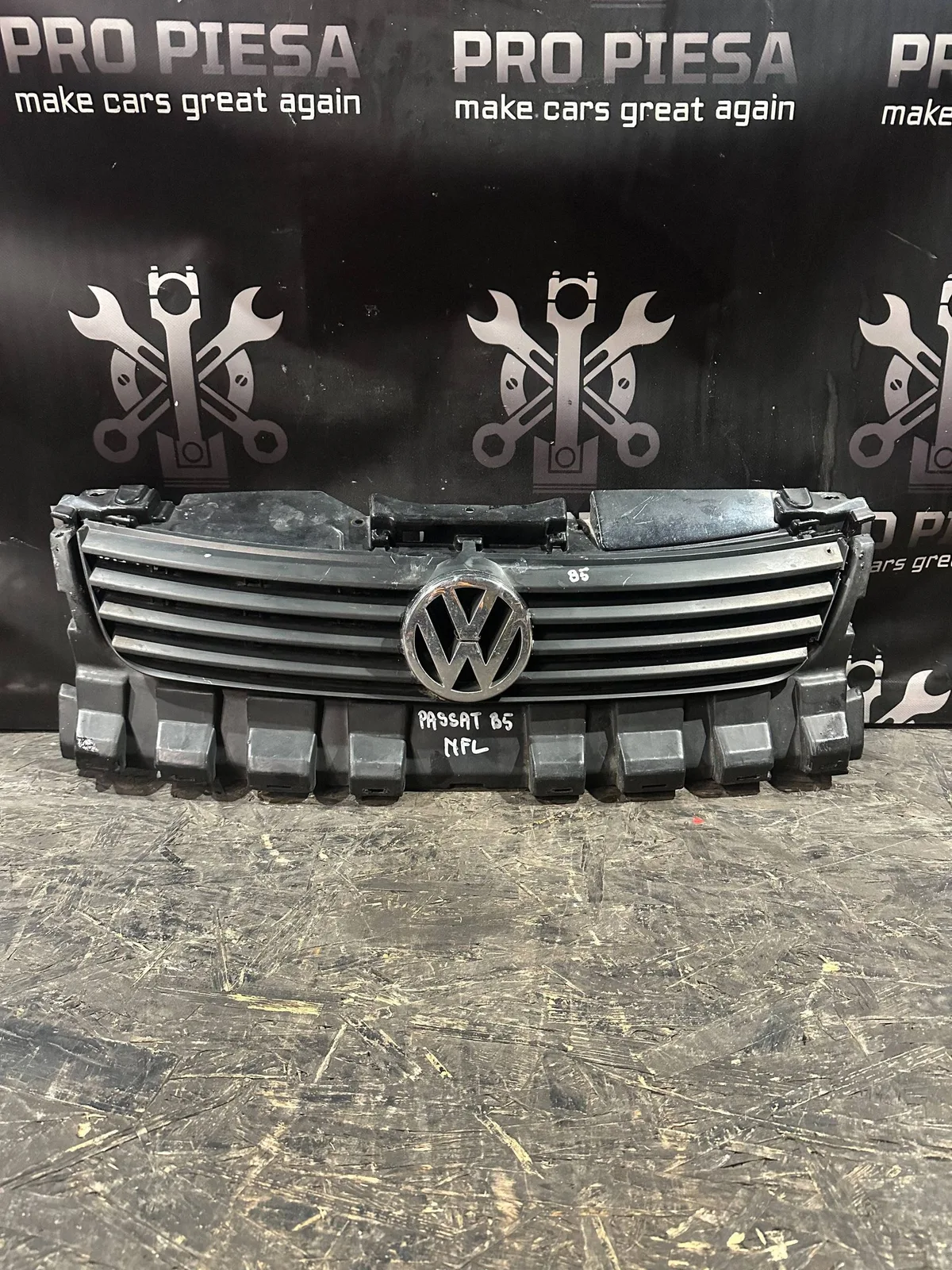 Bara fata Volkswagen PASSAT B5 3B0853651