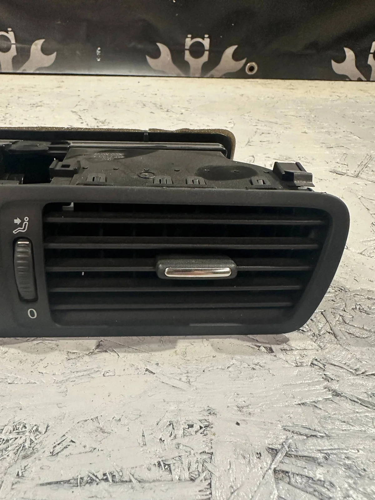 Grile aerisire bord Volkswagen PASSAT CC 3C2819728