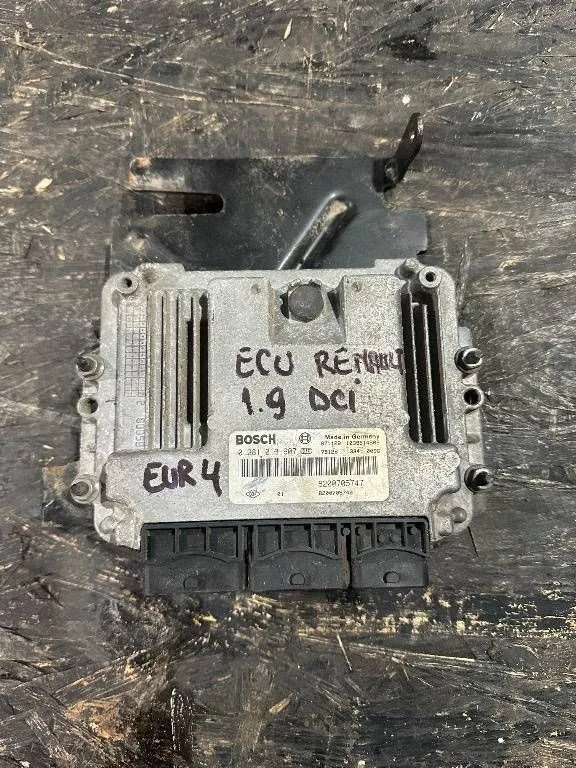 Calculator motor Volkswagen Golf V BLF 0281013907