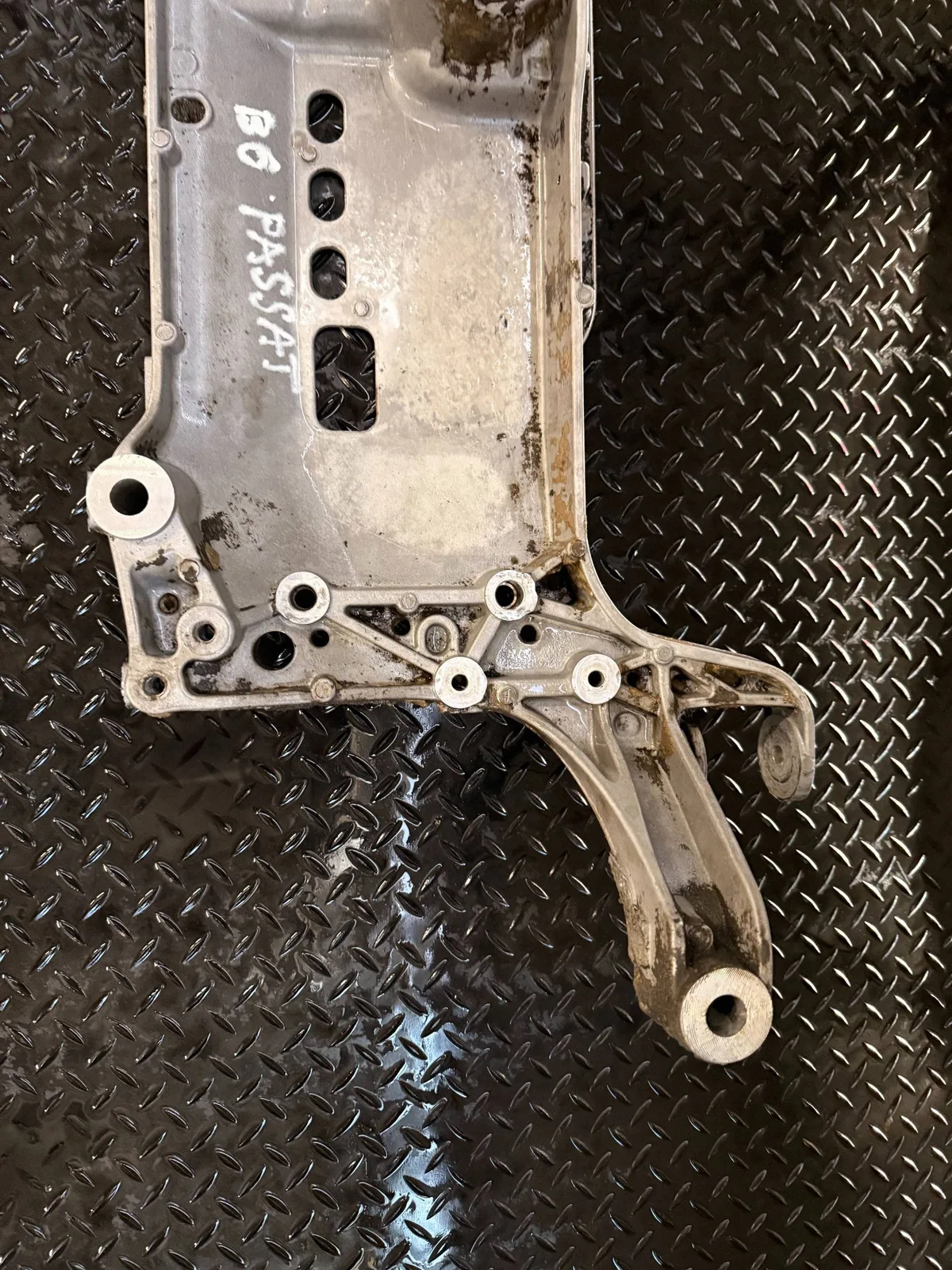 Bascula / brat Volkswagen PASSAT B6