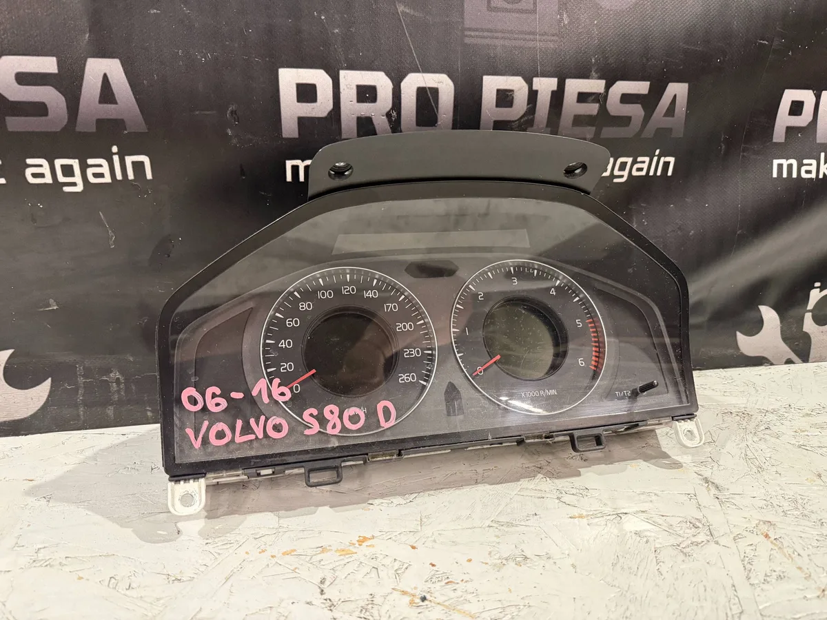Ceasuri bord Volvo S80