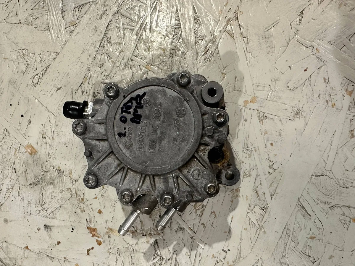 Pompa vacuum Volkswagen PASSAT B6