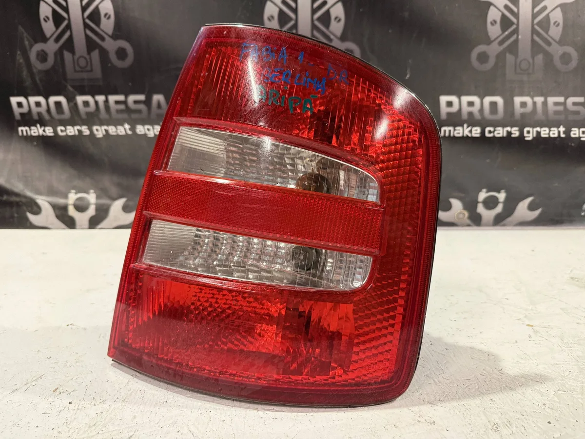 Stop / Lampa spate Skoda Rapid (NH) 6Y9945096