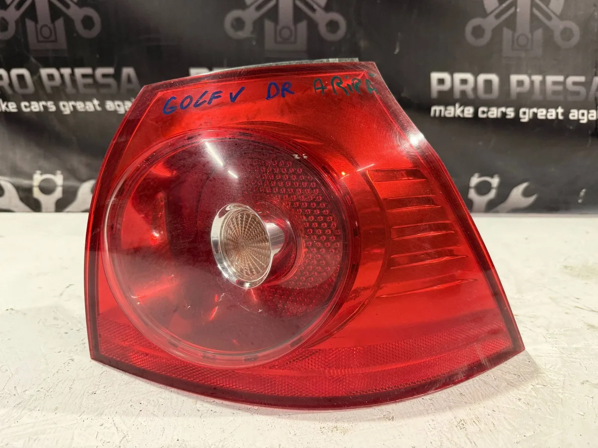 Stop / Lampa spate Volkswagen Golf V 1K6945096AC