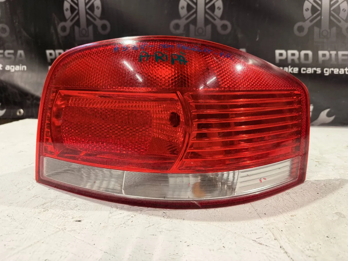 Stop / Lampa spate Audi A3 S3 8P 8P0945096