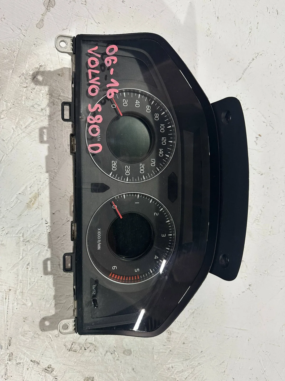 Ceasuri bord Volvo S80 30786449AA