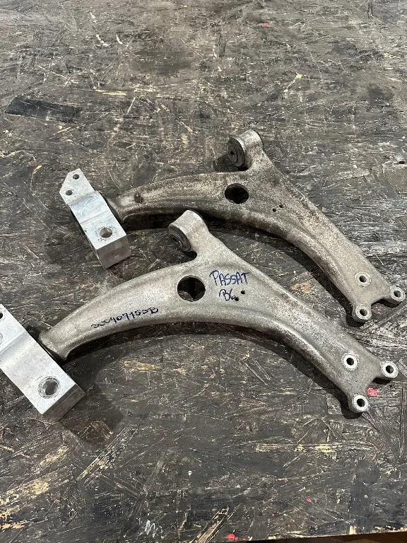 Bascula Brat suspensie Volkswagen VW Passat B6 - imagine 1