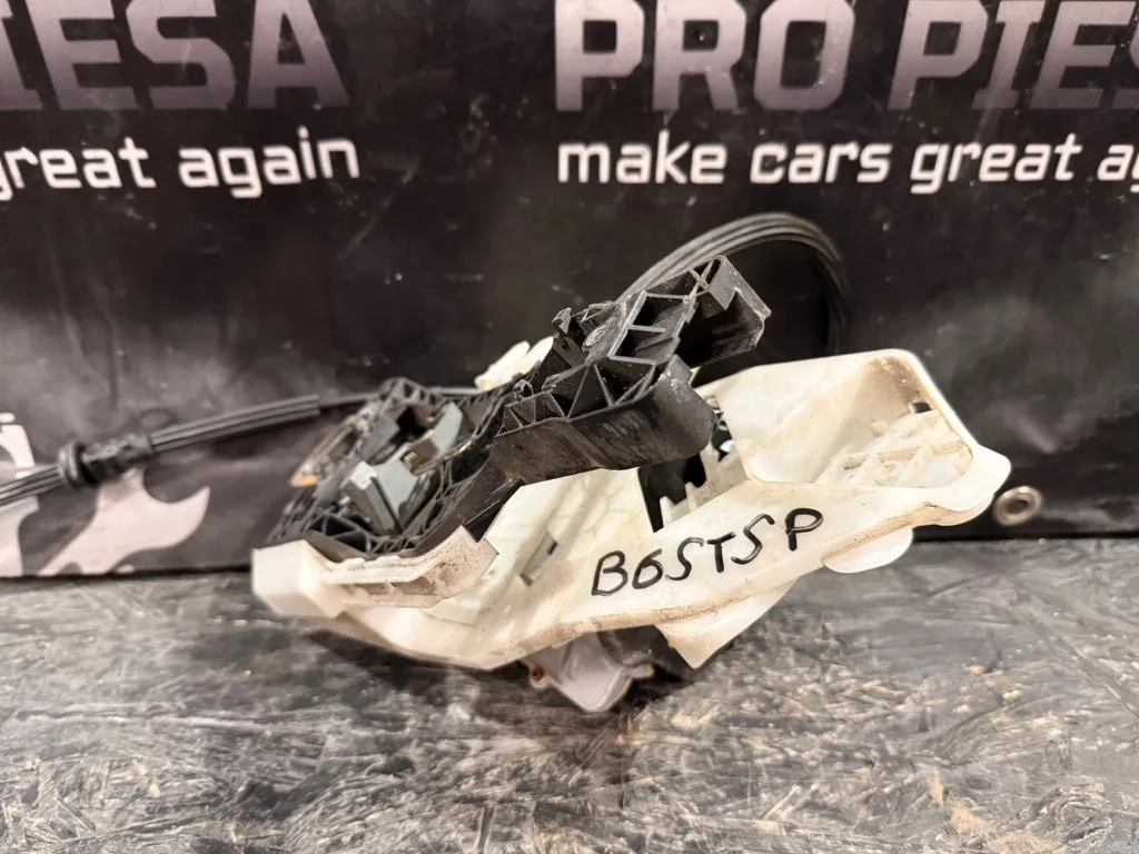 Incuietoare usa stanga spate Volkswagen VW Passat B6 - imagine 2