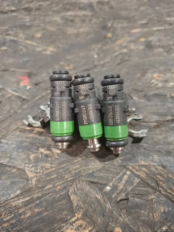 Set injectoare (3buc) 1.2HTP Skoda Fabia I - imagine 1