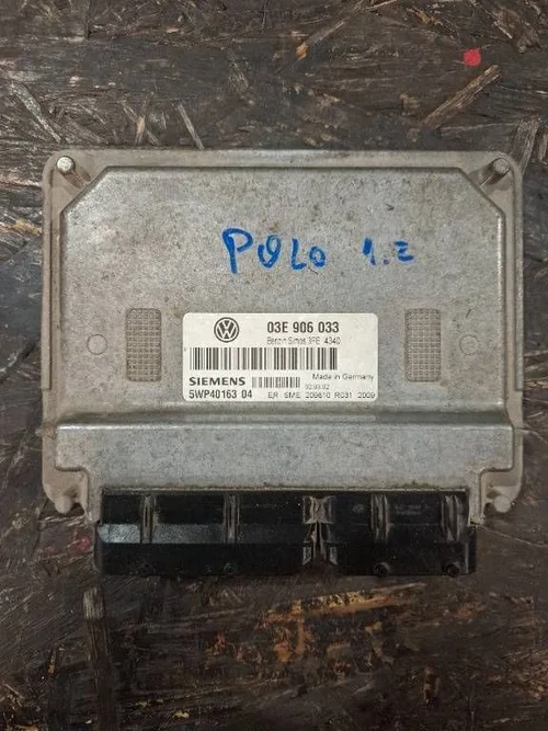 Calculator motor Volkswagen Golf V BLF 03E906033