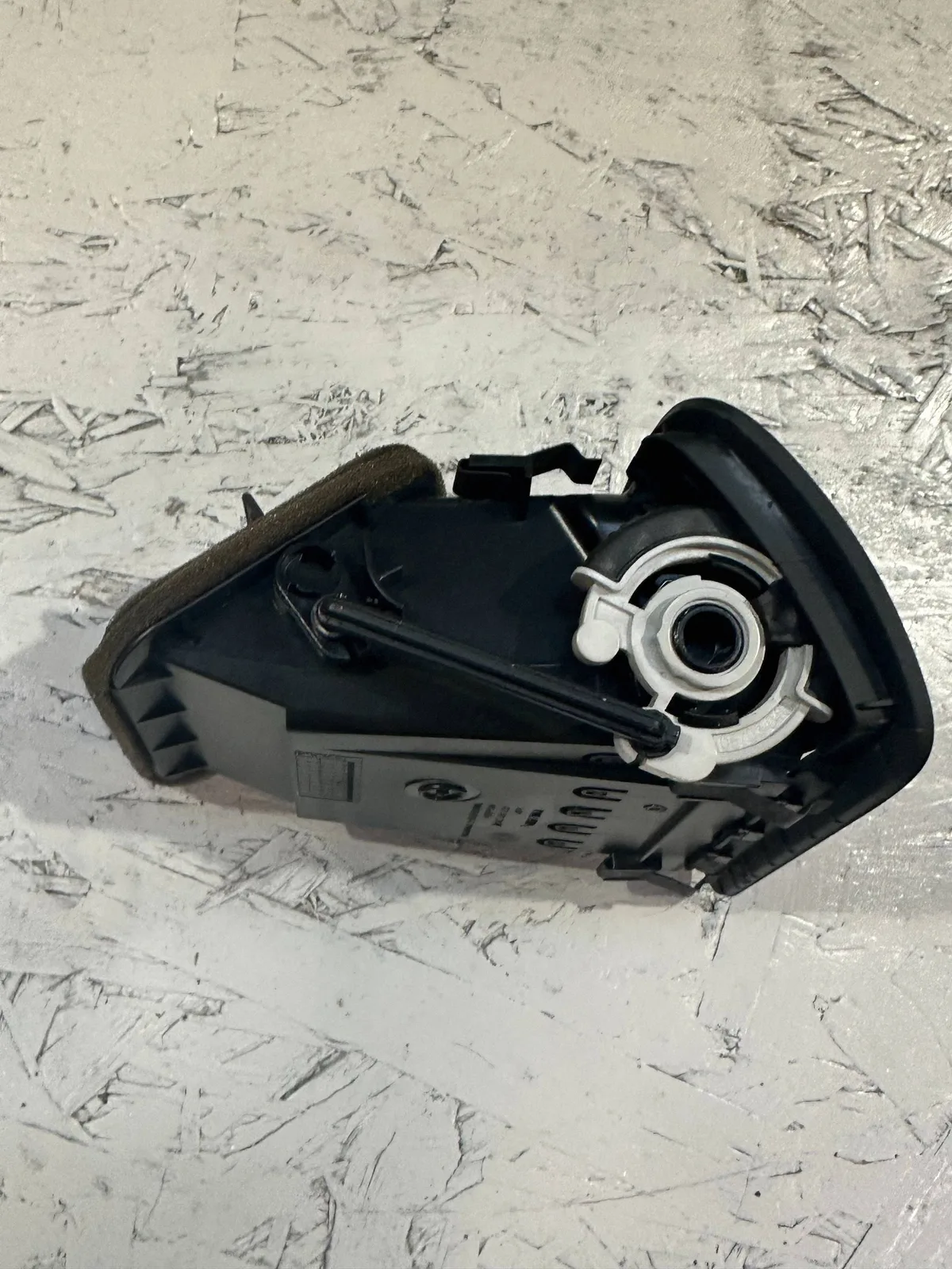 Grile aerisire bord Volkswagen PASSAT CC 3C2819702B