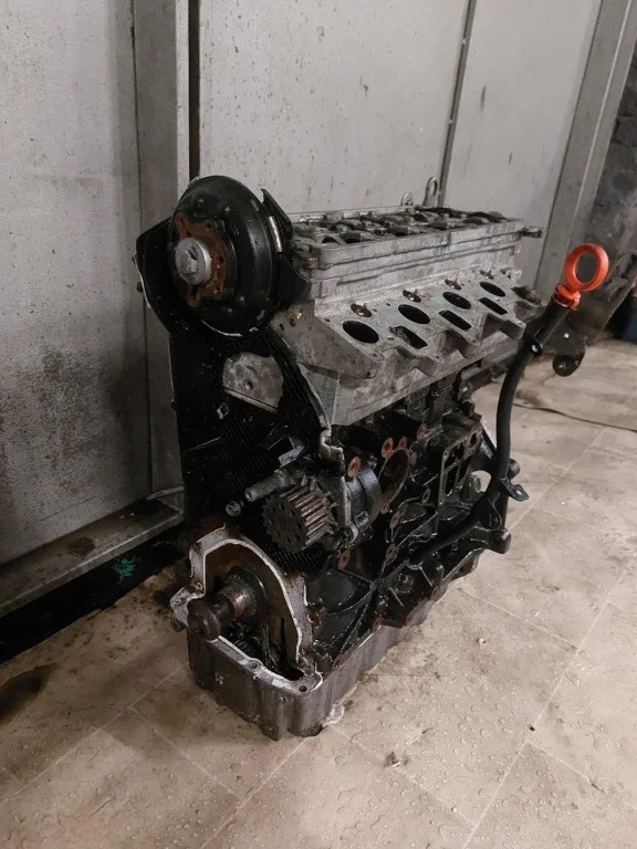 Motor complet 2.0TDI CFHB CFH CFHA CFHC CFHD CFHE CFHFEuro 5 Volkswagen VW Golf 5 - imagine 3