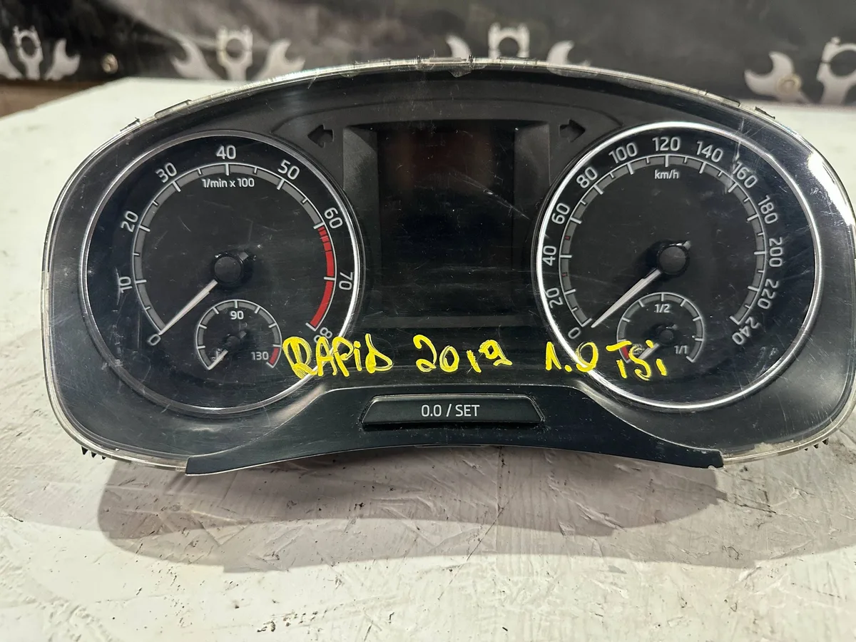 Ceasuri bord Skoda Rapid (NH) 5JA920740C